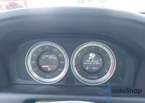 2013 Volvo Xc60 3.2 Premier z USA, uszkodzony, nr VIN YV4940DZ6D2393658